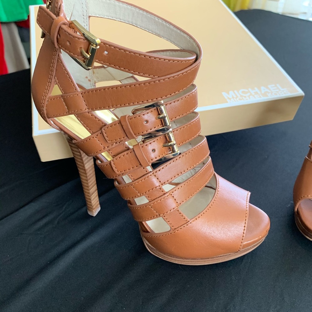 Michael Kors 7.5m - Picture 5 of 5